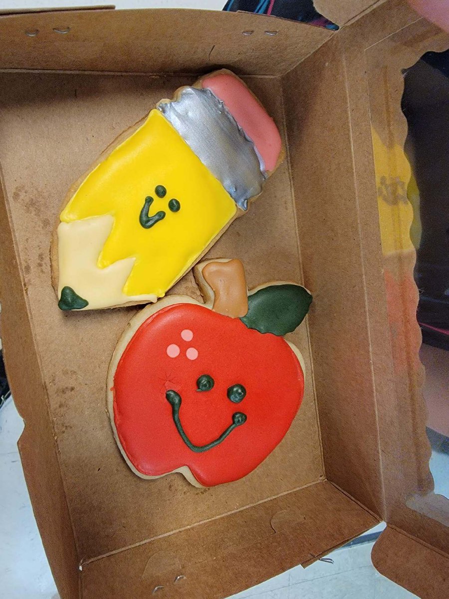 GES_JenCarr's tweet photo. The kids did such and amazing job today with cooking decorating #nailedit @MsLindGES @glndschools @MissVanNess106 https://t.co/sm29OYssE4