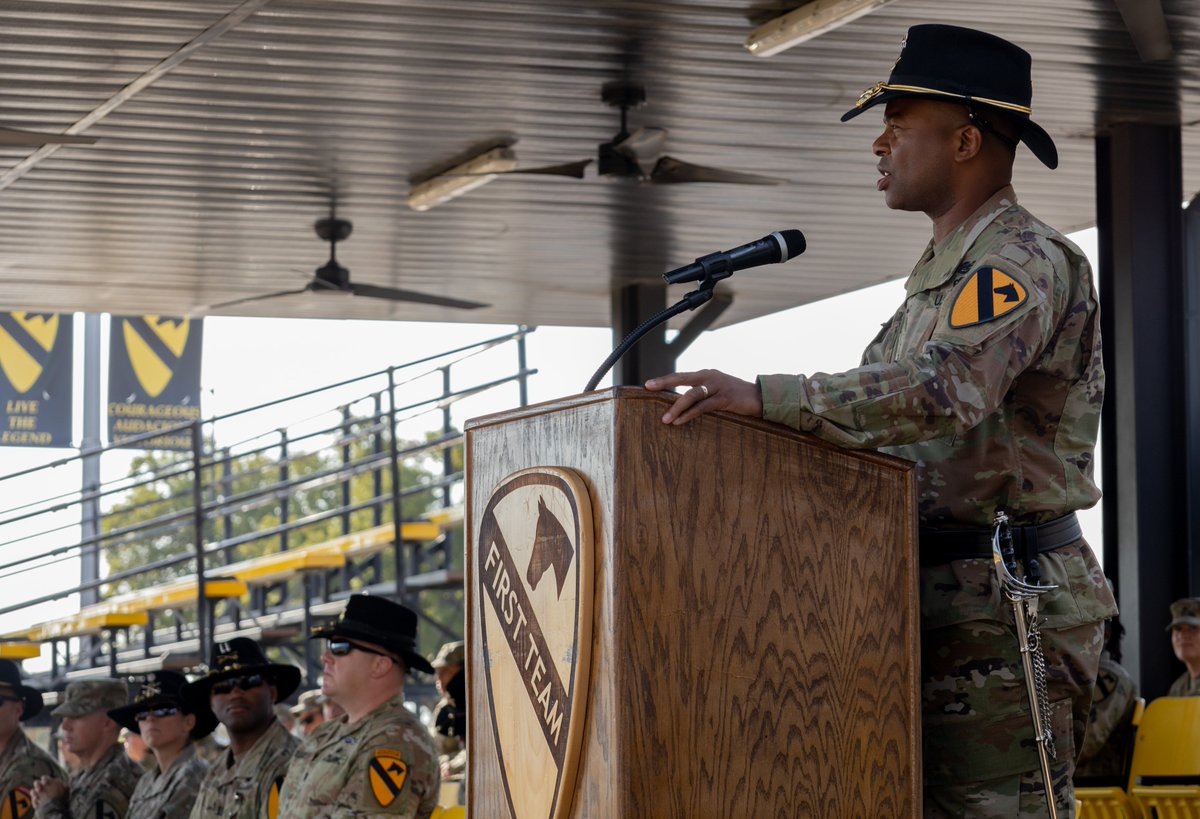 1stCavalryDiv's tweet photo. Yesterday we welcomed 119 new Troopers with a patching ceremony on Cooper Field after completing their Pegasus Troop in-processing.
Welcome to the First Team!!!!
#PeopleFirst | #cavready | #WelcomeToTheTeam | #CavStrong | #CavLegacy | @iii_corps | @FORSCOM https://t.co/VXVs8rRbWA