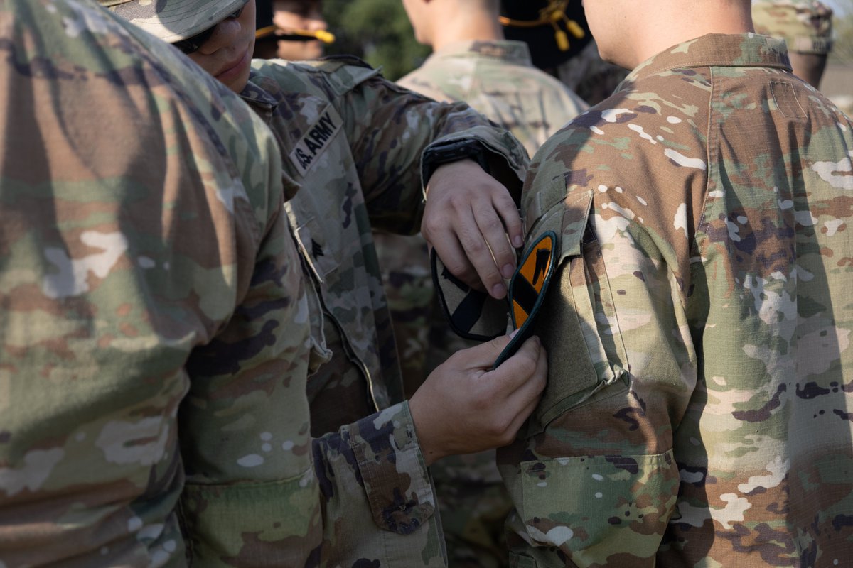 1stCavalryDiv's tweet photo. Yesterday we welcomed 119 new Troopers with a patching ceremony on Cooper Field after completing their Pegasus Troop in-processing.
Welcome to the First Team!!!!
#PeopleFirst | #cavready | #WelcomeToTheTeam | #CavStrong | #CavLegacy | @iii_corps | @FORSCOM https://t.co/VXVs8rRbWA