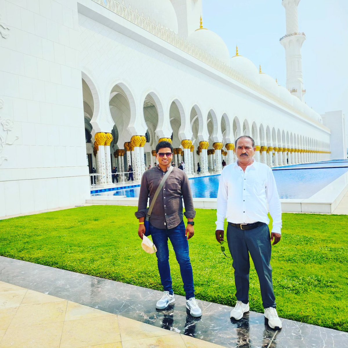 ShaivalPal's tweet photo. ShaivalPal Updater at Abu Dhabi grand mosque #grandmosque #AbuDhabi #dubai #shaivalpalupdater #YouTuber #YouTube https://t.co/7zA4I4eHgm