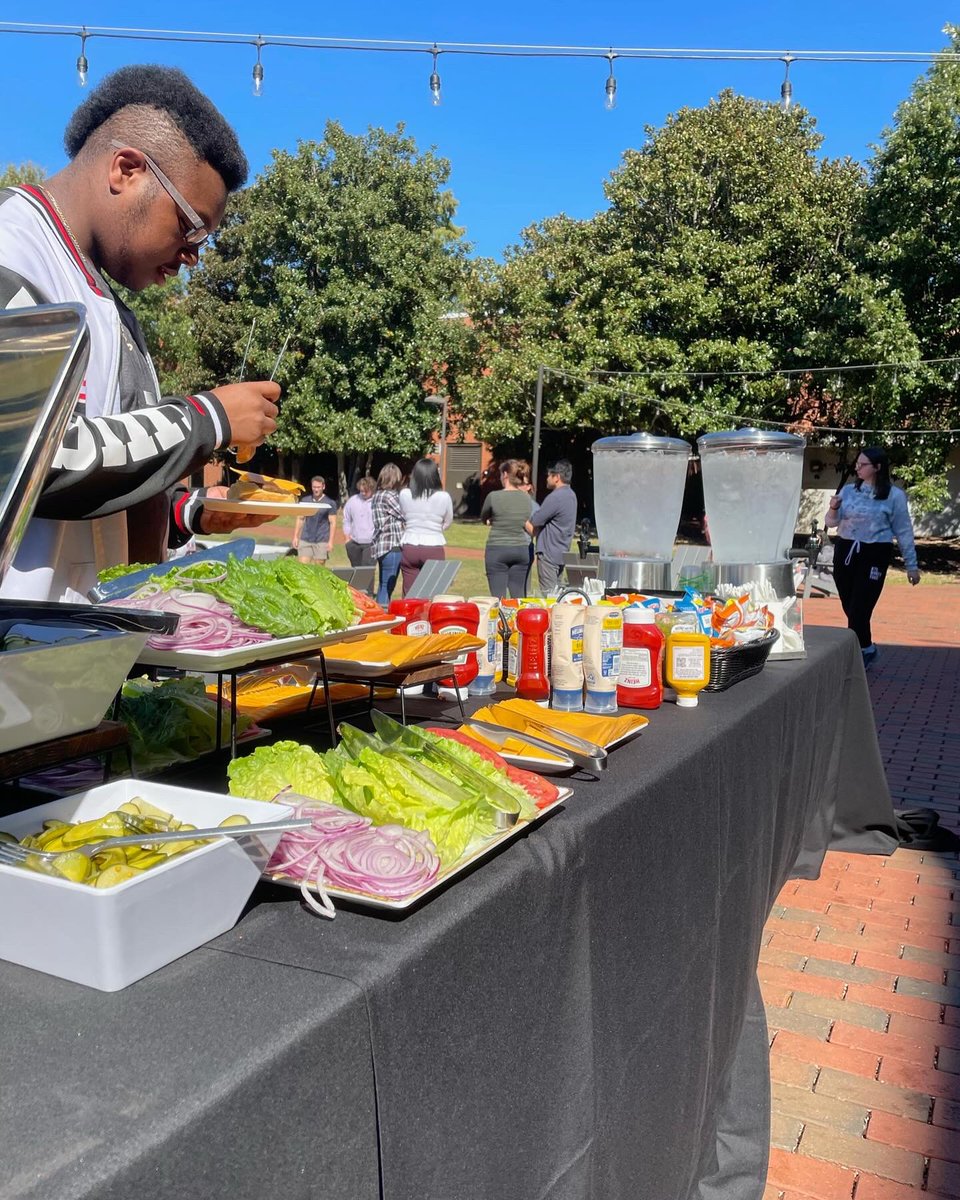 NCStateDASA's tweet photo. Grillin’ and chillin’ with the #TransferPack! 😎
We wrapped up Transfer Appreciation Week with a BBQ at Harris Field. The Wolfpack wouldn’t be complete without our incredible transfer students. Click this link for resources for transfer students ➡️ https://t.co/86D5QGvcYk https://t.co/w6cg9LLfoQ