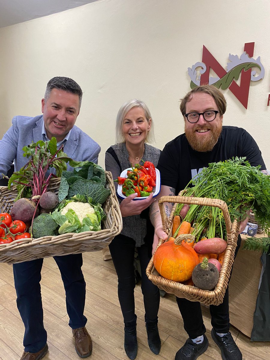 CountryCrest's tweet photo. What a fabulous day with @dubcoastfield @DPowerFingal @Fingalcoco hosting @FoodOnTheEdge @mistereatgalway Wonderful company and chats over fantastic food! #FOTE #fingalfoodnetwork #DublinCoastandFields https://t.co/OBzg9KMjaG