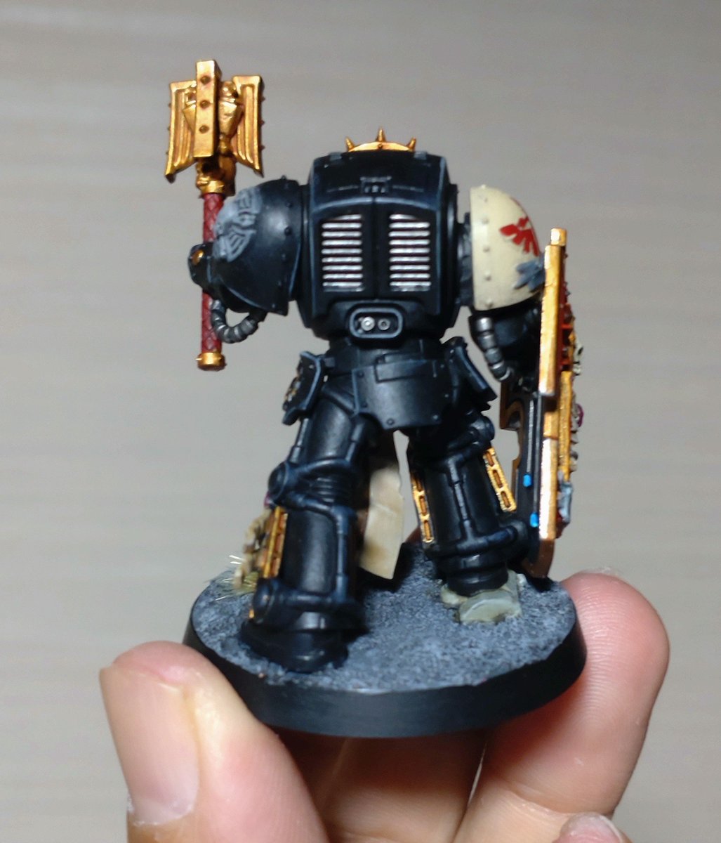 6SDI2pwhd4ammaA's tweet image. チャプレイン ターミネイターアーマー装備完成!!
デスウイング仕様で塗装しました。
【致命的ダメージ】に対する【痛みを知らぬ者４＋】を合流先に付与する強キャラです。格好良いし、持っていて損のないキットなので、オススメです!
#chaplain　#terminator
#チャプレイン　#warhammer