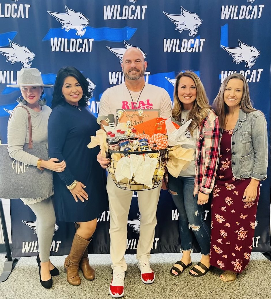 Thankful Thursday <a href="/TISDWWJHS/">Willow Wood Junior High</a> ! A special shout-out and thank you to our amazing <a href="/WWJH_PTO/">Willow Wood PTO</a> for the basket!  So thankful for our staff, students and community!!  #GoCatsGo #unstoppable #BECATS