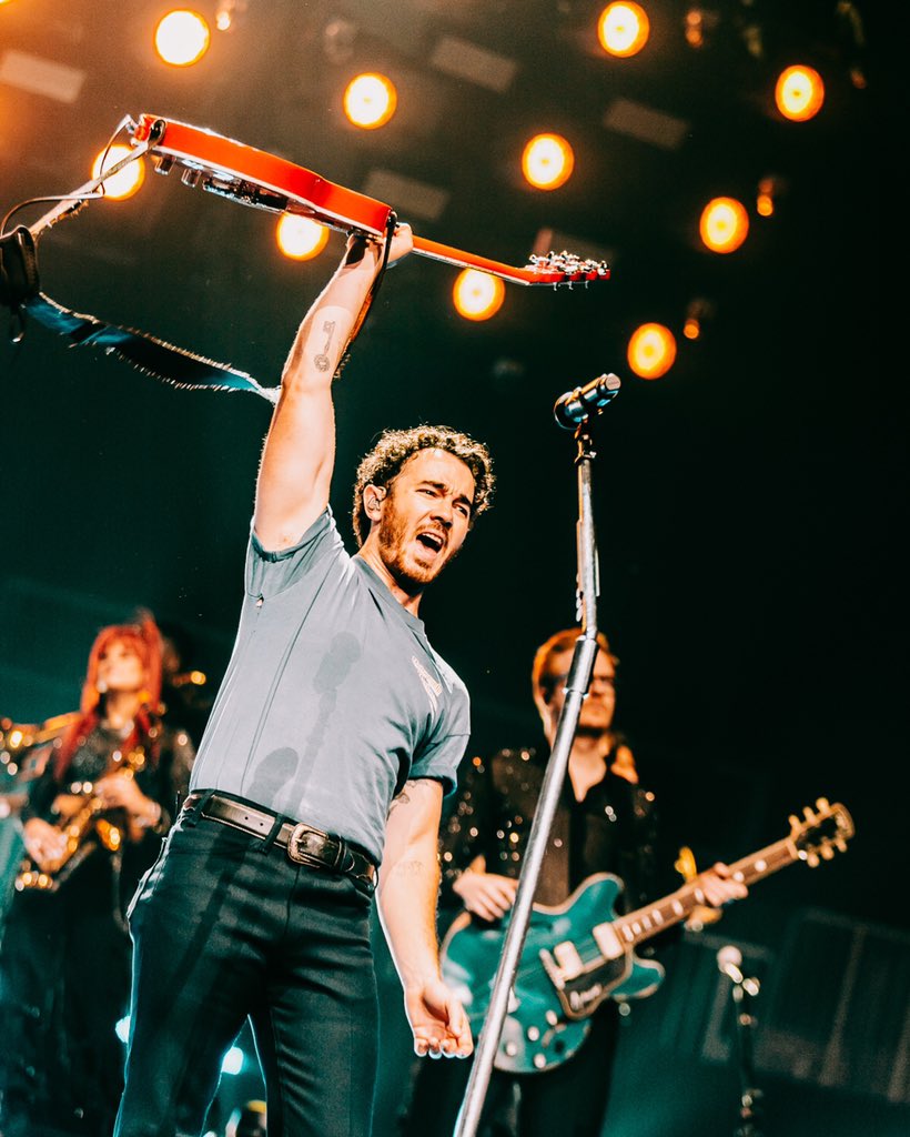jonasbrothers's tweet photo. Atlanta we ❤️ you https://t.co/VegDkhmnDb
