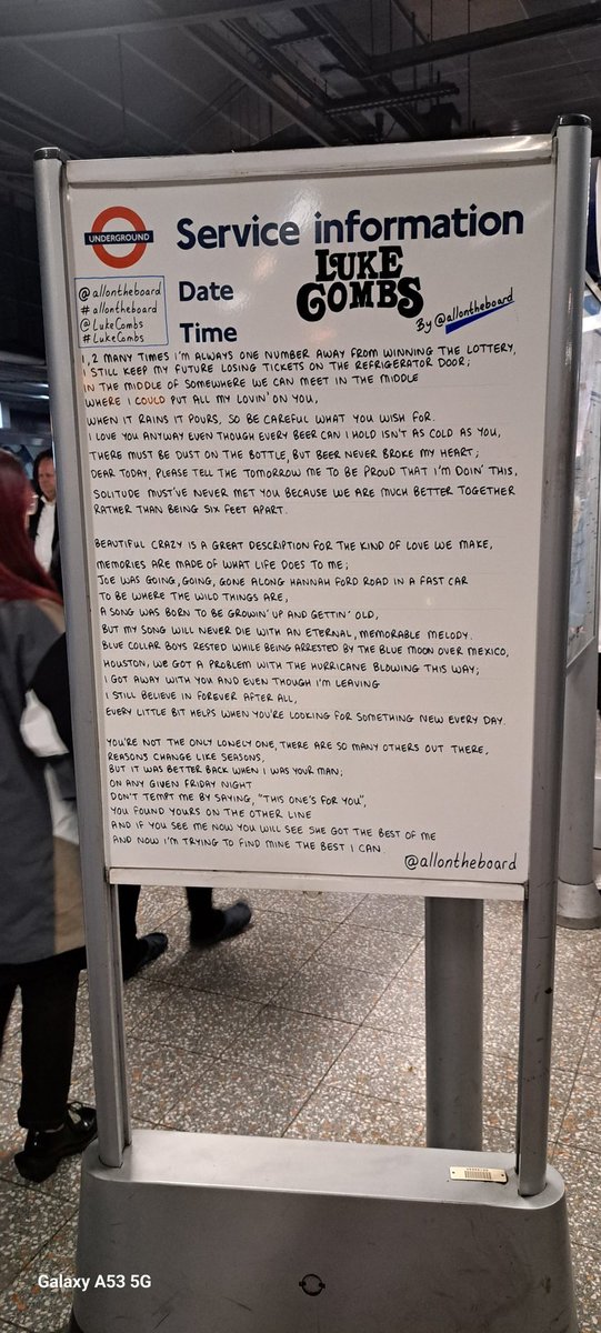 medusaismybae's tweet photo. Fab touch from @allontheboard for the Luke Combs concert in London 🥰🥰
#LukeCombsLondon #LukeCombs2023 https://t.co/xJsNwf5KrH