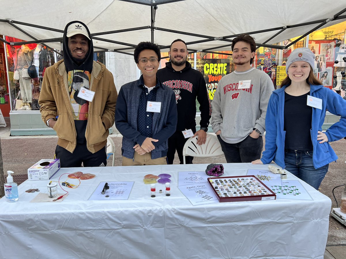 WiSciFest's tweet photo. Electric motors, soils, lava lamps, crystals and more. Lots of science fun at the #ScienceOnTheSquare/Madison Night Market fusion! #WiSciFest https://t.co/lDHqQGBCMe