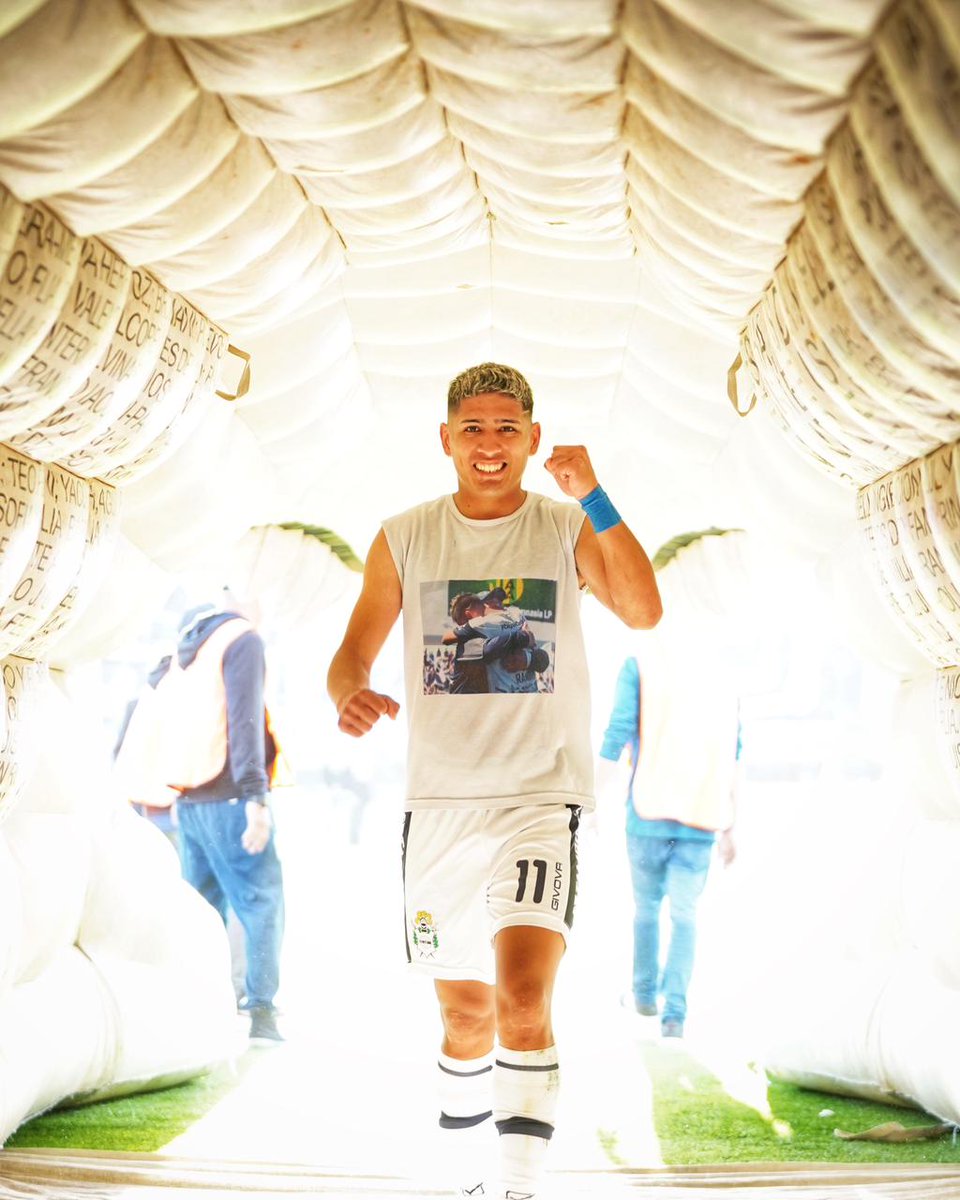 gimnasiaoficial's tweet photo. Siempre tengo a mi lado a mi D10S 💙

#DaleLobo #FábricaDeJugadores https://t.co/S0KNaYmNDV