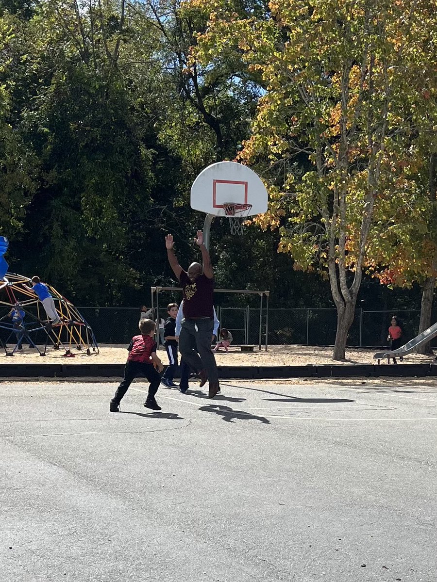 MrWatson06's tweet photo. To some, this is a pic of me earning defensive player of the game, however the live version of this picture shows me being crossed up by a 3rd grader 😵‍💫 I love my job !!#OurPES

Thanks for capturing @FarrellPandas https://t.co/kdZ8awEBBx