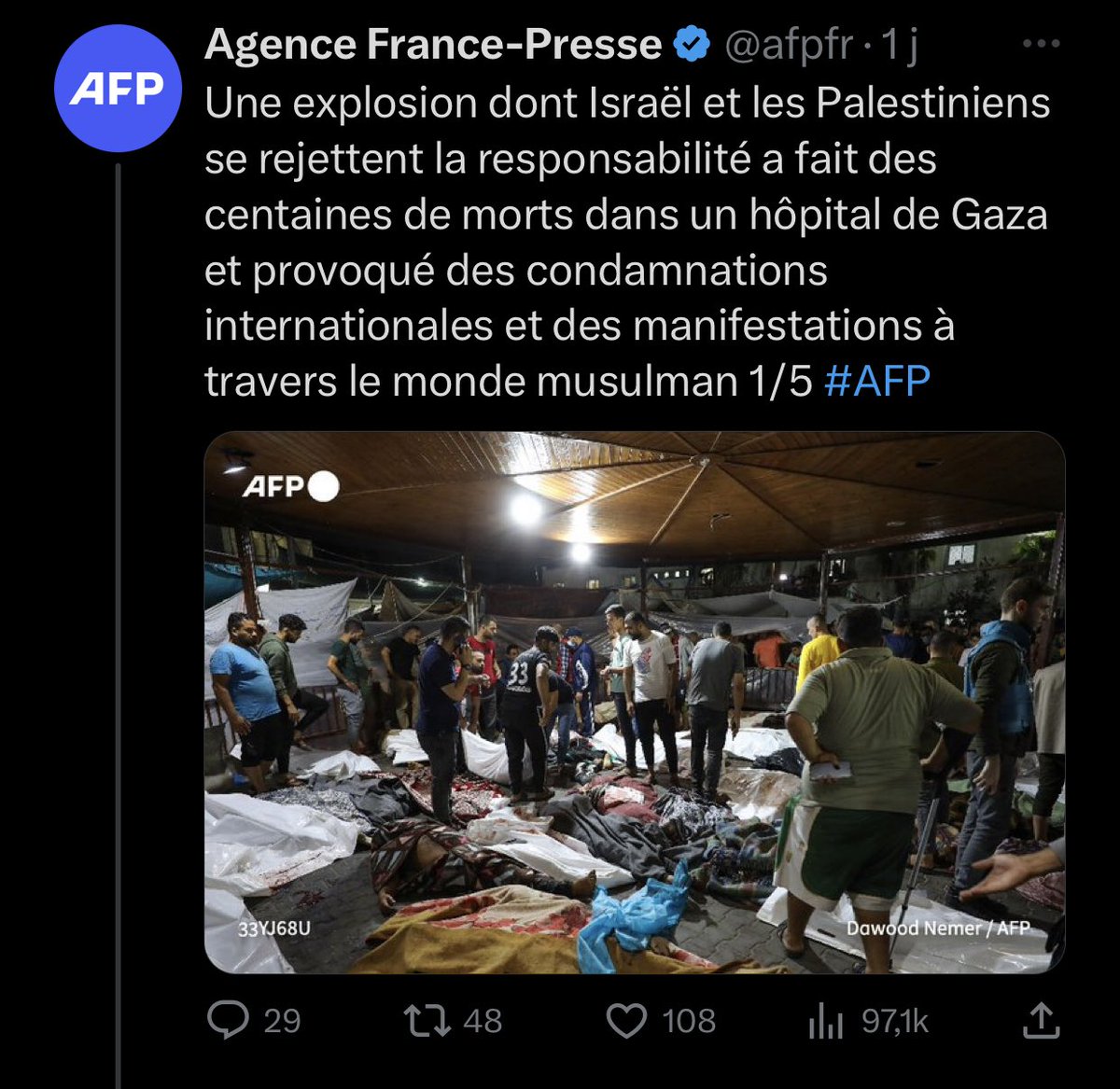 La dépêche originale de l’AFP. Passe encore que l’agence n’ait pas pu déterminer l’origine des dégâts, mais devait-elle accréditer, comme un fait établi, les «centaines de morts», sans vérifier d’abord? Et qui peut sanctionner ces dérives de l’info ?