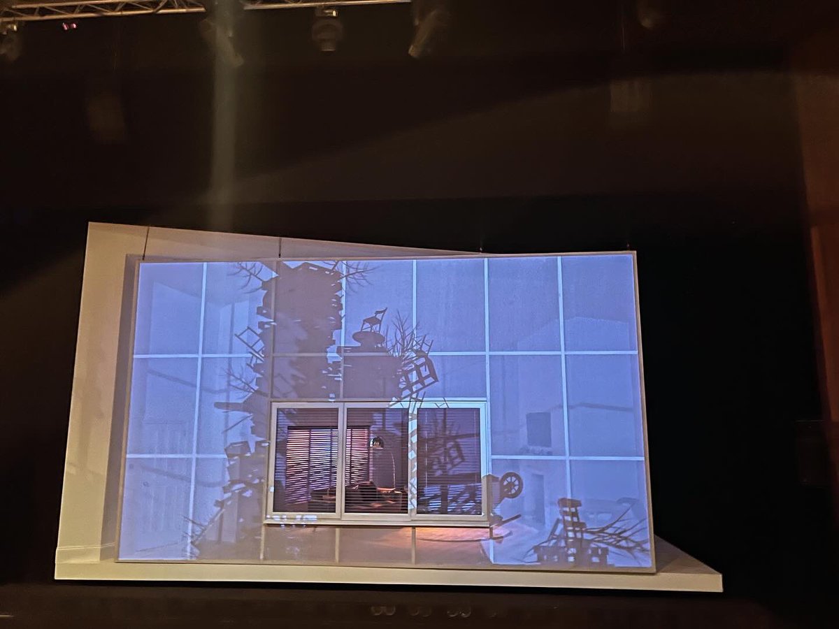 mpdm's tweet photo. #burntout by #garymitchell is a local triumph it perfectly captures in 130 mins a reflection of how quickly ni society can descend to chaos on age old issues . #kerriquinn goes from #thelovers to communial strife in blink
Of an eye #BIAF2023 https://t.co/X13hiw6z8d