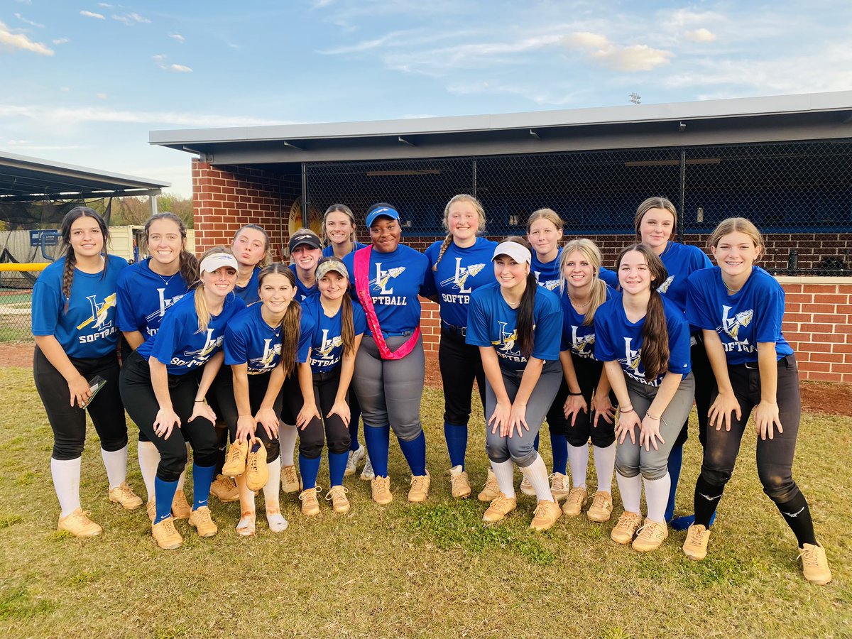 KierstenN81704's tweet photo. Nothing like spending my birthday at the ball park hitting bombs! I’m so blessed to see another year and I couldn’t have asked for a better way to spend my birthday. Thank you to everyone for all the birthday wishes!💖 https://t.co/iLEeoRD9ya