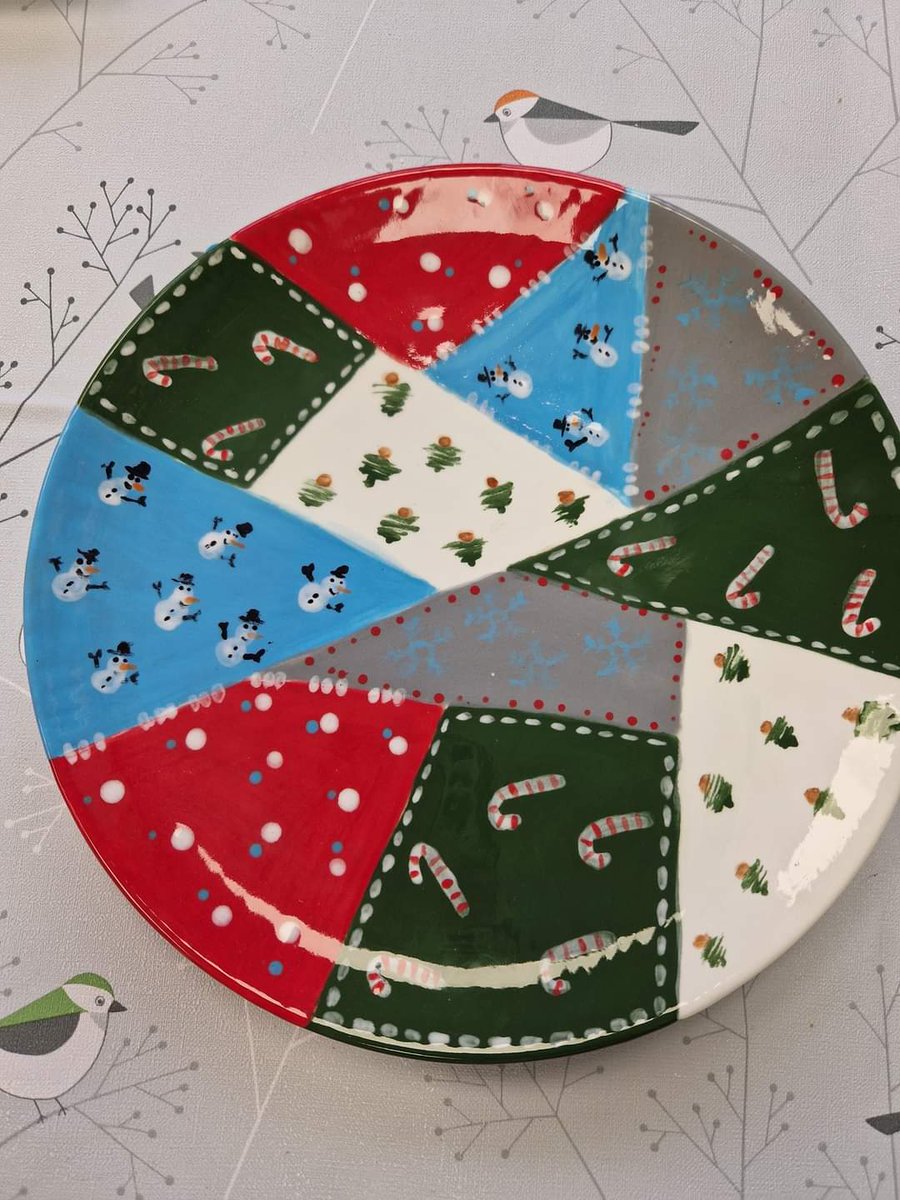 Christmas plate workshop 
£35
Wednesday 15th November 
Refreshments included 
Message to book. 
£35 per person