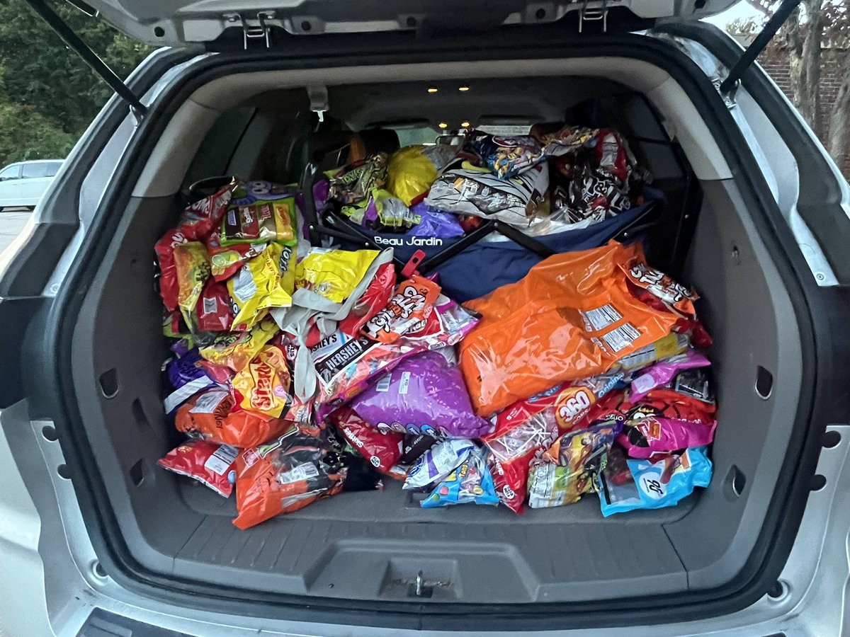 LG Nourse Parent Teacher Connection, Inc. (@lgnptc) on Twitter photo Candy is off to Yelle school for Trunk or Treat!! <a href="/HAYSchoolNorton/">Henri A. Yelle Elementary School</a>
So far 2nd Grade is in the lead!! Candy is off to Yelle school for Trunk or Treat!! <a href="/HAYSchoolNorton/">Henri A. Yelle Elementary School</a>
So far 2nd Grade is in the lead!!