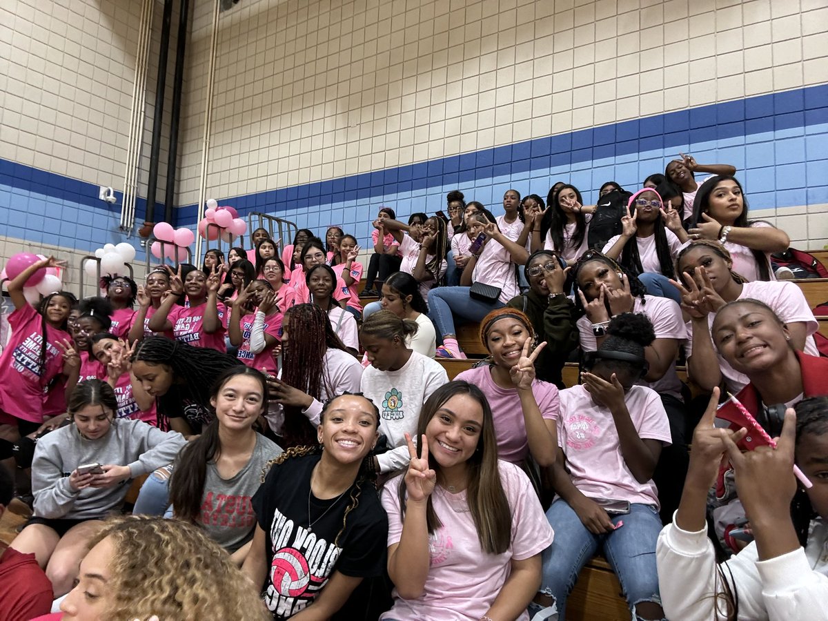 North Shore Volleyball supporting our future teammates of Cunningham Middle School!