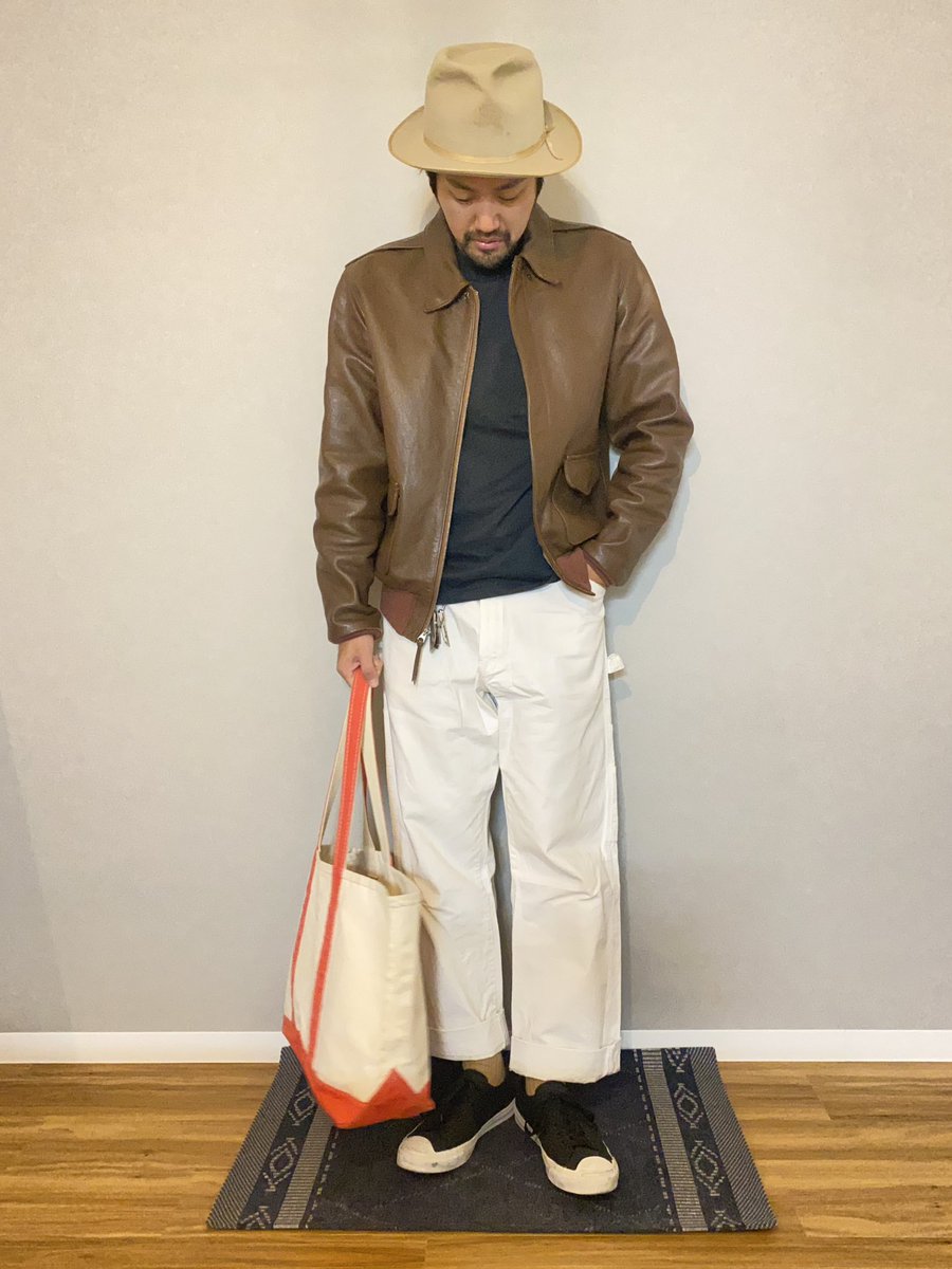 omokatasan's tweet image. オレンジのビーントート買ったんよ！
ハンドルもロングのやつでこれで肩掛けできる👍
tops #a2jacket 
pants #dickies 
shoes #converse 
headwear #vintage