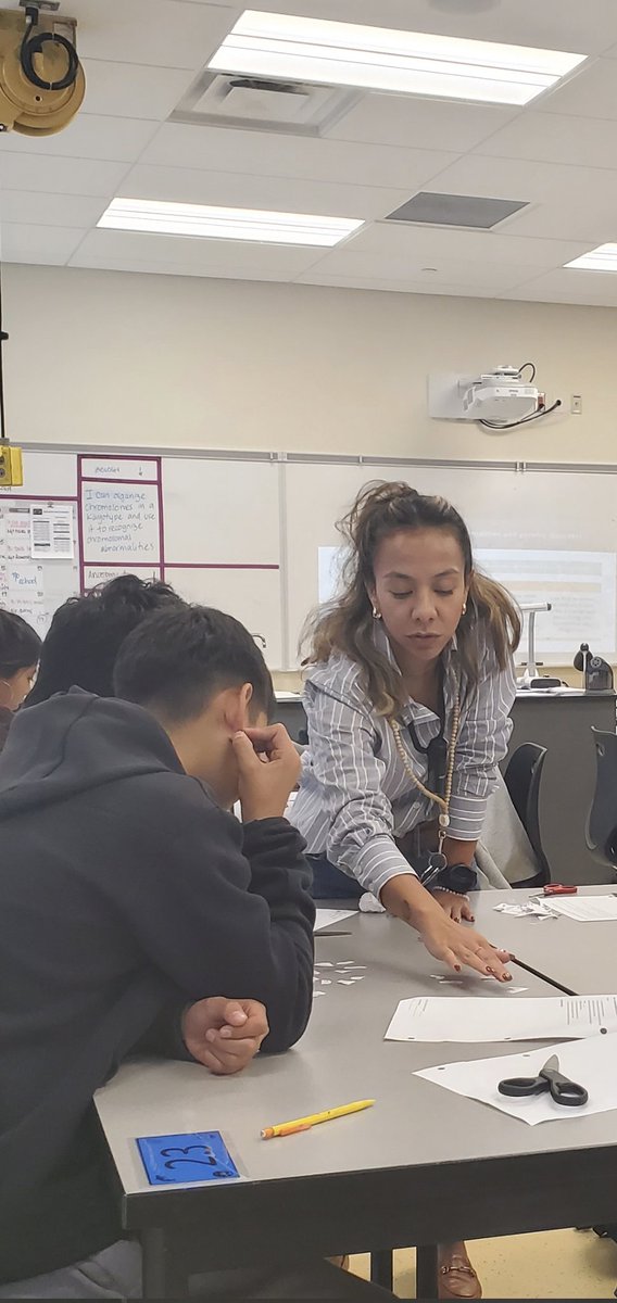 MrRich_SHS's tweet photo. Watching Ms. Garcia provide multiple access points for students to engage in learning while delivering instruction in Spanish and English was the highlight of my day!! The objective-  organizing chromosomes in a karyotype and using it to recognize chromosomal abnormalities. https://t.co/uANF40ZD12
