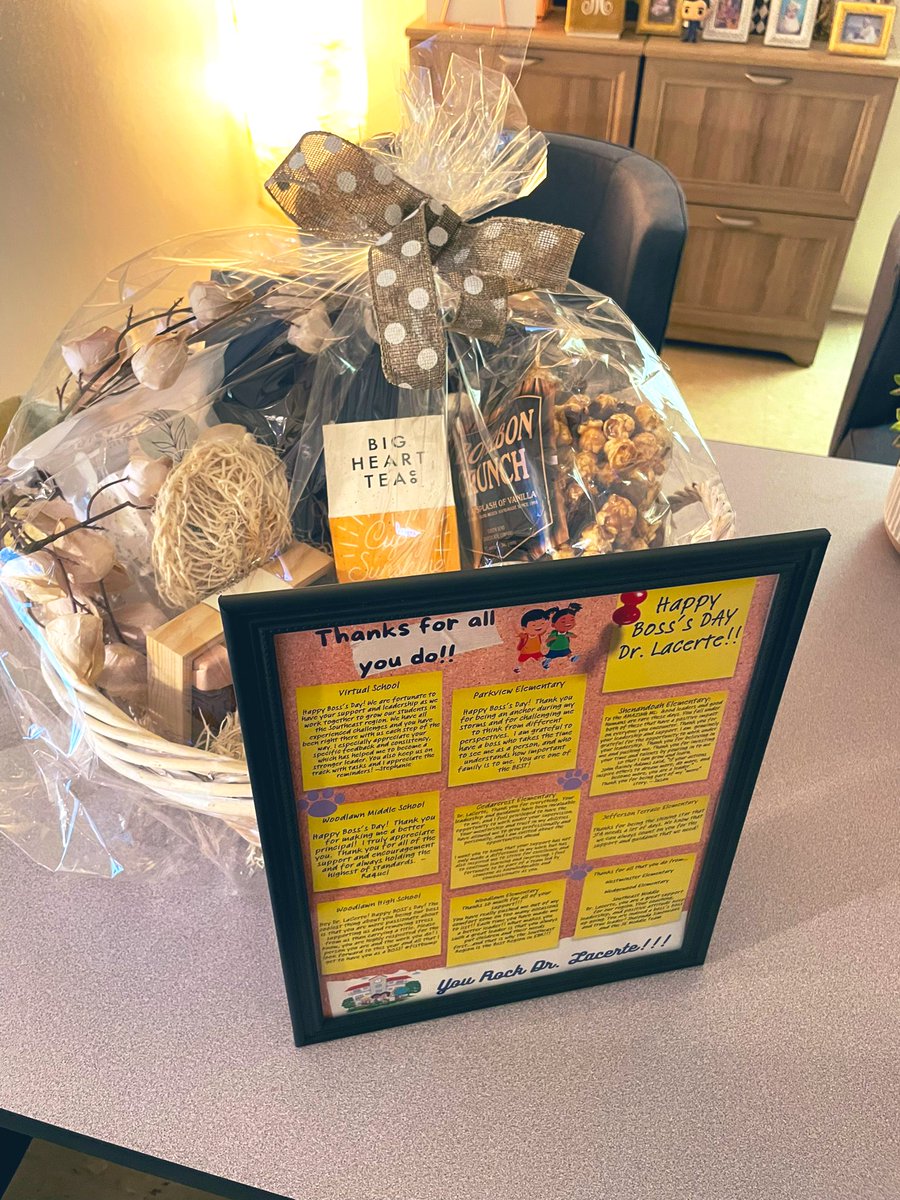 MandyLaCerte's tweet photo. Sometimes you have rough days that turn into rough weeks. But then, it’s days like today that bring me back to my why. Love my work fam and appreciate the leaders I am blessed to support ❤️ https://t.co/xWmKq2Tzuk