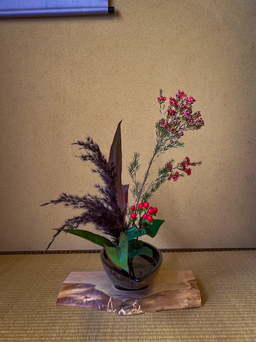 SamuraiActor's tweet photo. Ohayo☀️
Today's IKEBANA
#IKEBANA :Japanese style flower arrangement.
I'll arrange flowers for a ceremony today!!🌸
#新井敬太 #keitaarai
#flowerartists #actor #flowerart #floral #floweractor #生け花 #いけばな #フラワーアレンジメント #華��家 #生け花 #男性 #華道俳優 #新井太河 https://t.co/5Ya9u5k9GI