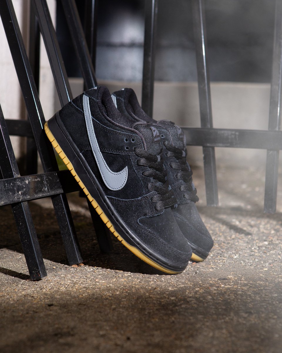 thesnkrsleaker's tweet photo. Nike SB Dunk Low ‘Fog’ restocking tomorrow at 7am PT/10am ET 🌫️ 

https://t.co/C8a56g0mYu https://t.co/SGZcLZnLnf