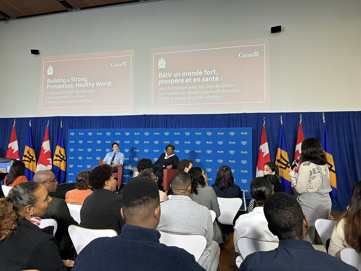 GBPolytech's tweet photo. As we speak, the Town Hall between these influential leaders is unfolding, and it's nothing short of extraordinary! Our students are asking questions that matter, and these world leaders are listening.
#TownHallLive #CanadaCaribbean #GlobalDiplomacy #StudentAudience https://t.co/JXx3LDRJIC
