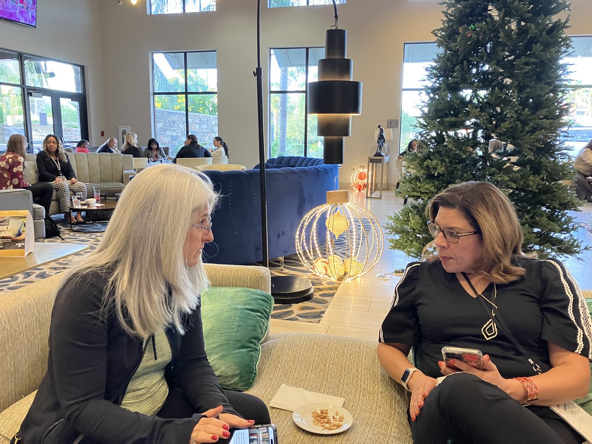 UTSA Dra. Santos en diálogo con la magnífica Dra. Lara en TABE!