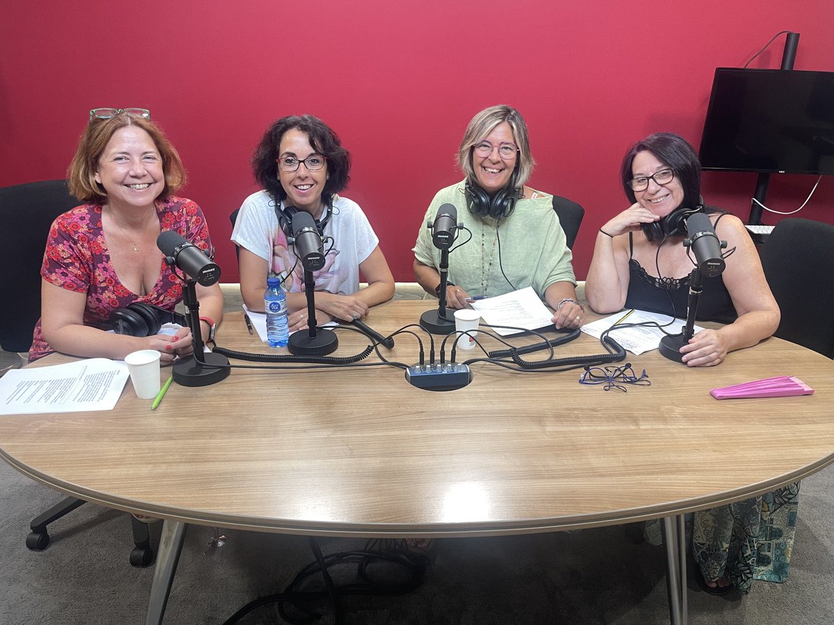 Sofocos seleccionado vcomo programa en el Talen hub de Podimo!! Ese programa de humor…sin reglas!! A por todas chicas!!🪭💃🏻👏🏻👏🏻👏🏻👏🏻