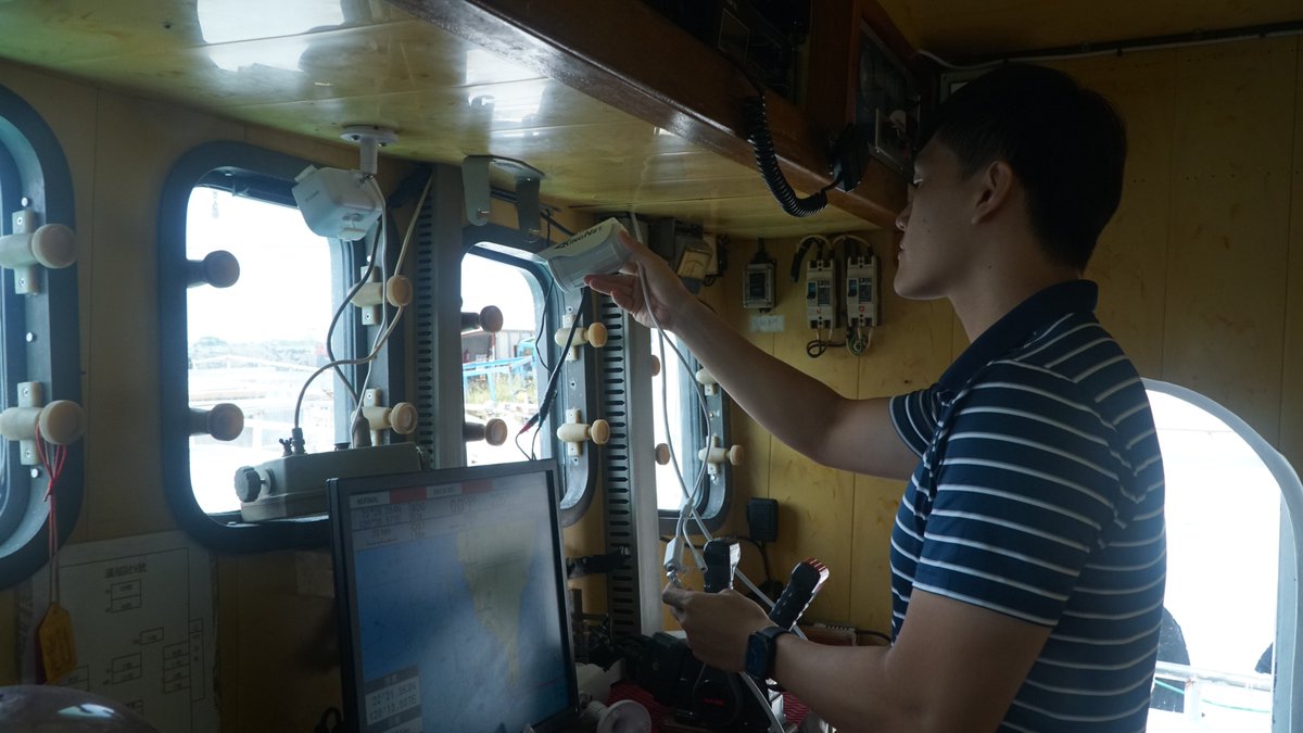 OceanOutcomes's tweet image. Electronic monitoring offers an efficient &amp;amp; cost-effective alternative to onboard fisheries observers.
As part of our FSF FIP &amp;amp; a growing partnership, O2 &amp;amp; the National Taiwan Ocean University, FSF, &amp;amp; the Fisheries Agency of Taiwan are installing EM equipment on FSF longliners.