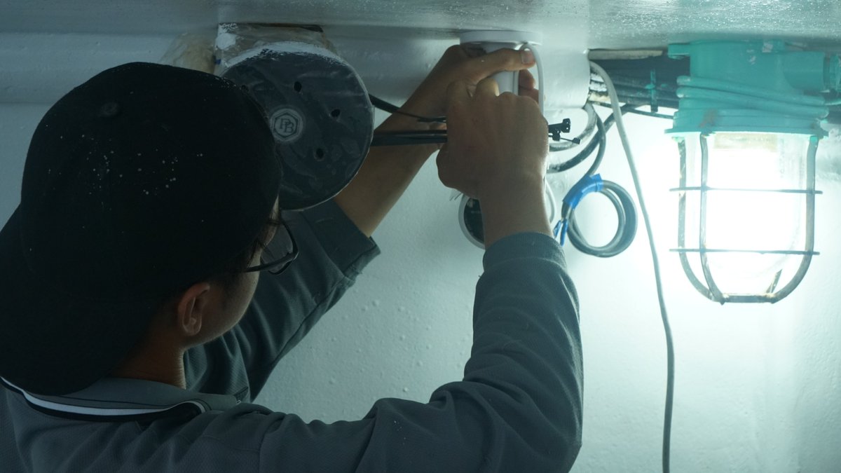 OceanOutcomes's tweet image. Electronic monitoring offers an efficient &amp;amp; cost-effective alternative to onboard fisheries observers.
As part of our FSF FIP &amp;amp; a growing partnership, O2 &amp;amp; the National Taiwan Ocean University, FSF, &amp;amp; the Fisheries Agency of Taiwan are installing EM equipment on FSF longliners.