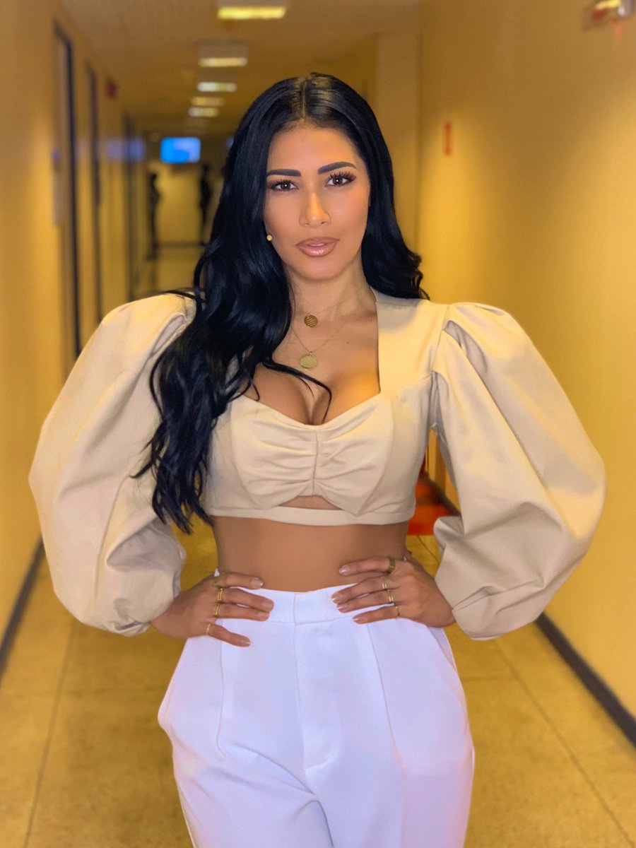 🌛✨ Boa noite famíliaa, com aquele ânimo que só a quinta feira pode proporcionar (amanhã é sexta) 💃 xamaa kkkk