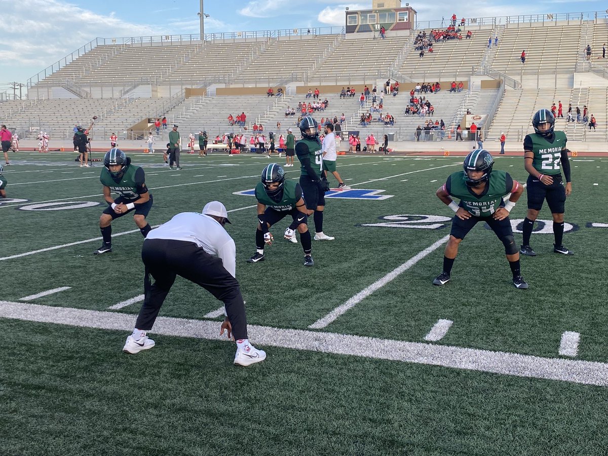 bybryanramos's tweet photo. at PSJA Stadium in Pharr for the RGVSports Game of the Week between No. 7 PSJA Memorial (7-0, 2-0) and No. 5 Roma (7-0, 2-0). Huge game for these two programs on historic runs. Winner takes control of the District 16-5A DII title race. follow along below! #RGVFootball #txhsfb https://t.co/0ujiIE36Qo