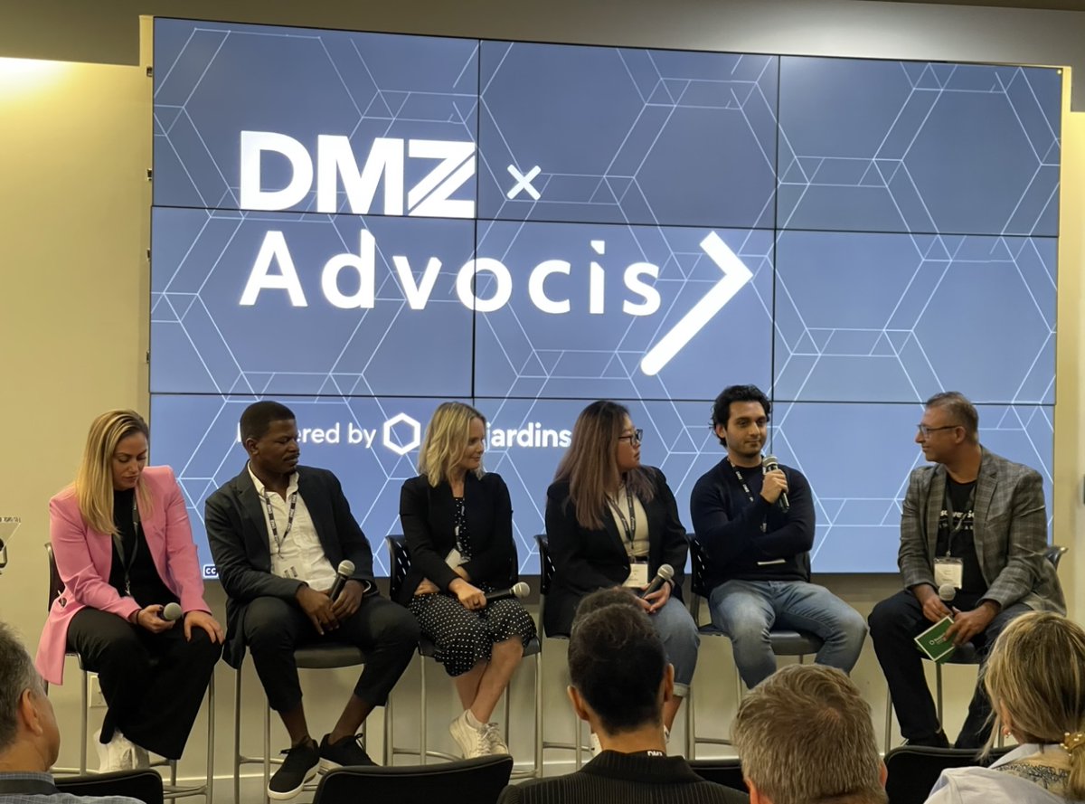 dmzhq's tweet image. Panel time! 

🎤 Behdad Karimi, Founder &amp;amp; CEO of ReInvestWealth
🎤 Cindy Marques, CFP of @OpenAccessLtd
🎤 Jacqueline Soong, CFP of Desjardins Financial Security
🎤 Jason Muloongo, Founder of Hey Taylor
🎤 Kelly Emery, Founder of @JoinTeamTroop

#GetReady #InsightfulDiscussions