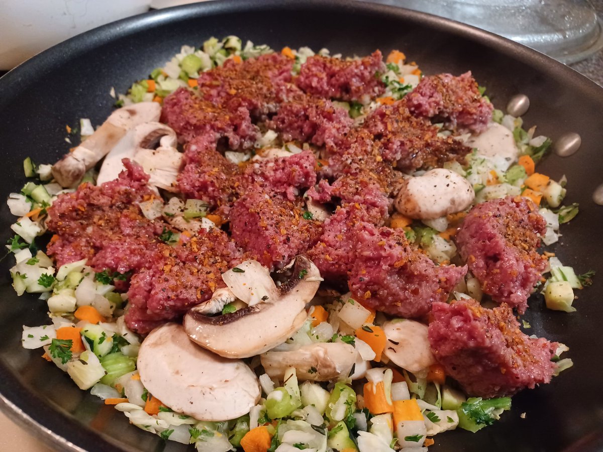 jeffdescoteaux's tweet image. Hey @NickPrincipe7 now I know why Impossible is more money than Beyond. Easy tear away packaging! #YouGetWhatYouPayFor