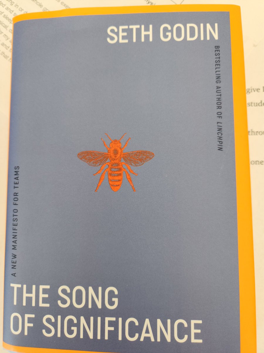 slw0424's tweet photo. My new read! Always great insights from Seth Godin. Thank you @tjvari I bought this thanks to the @TSH302 recommendation. https://t.co/Y9izcSC5R8