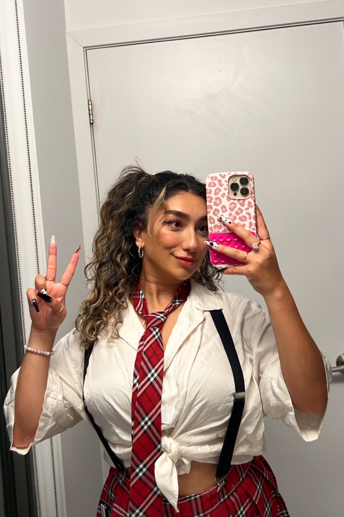 WHO AM I SEEING IN VEGAS TWITCHCON?!? https://t.co/dp3bVbEnDo