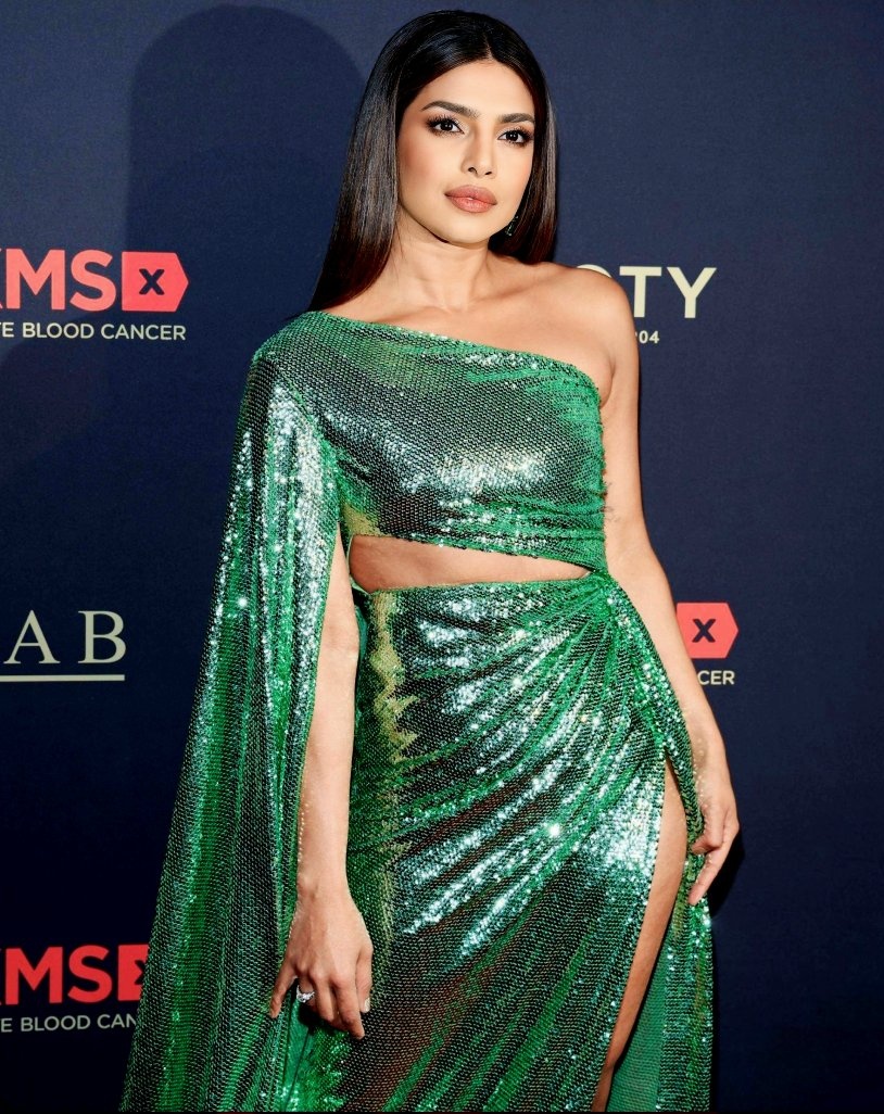 F82-_xCaEAAcHxV?format=jpg&name=medium