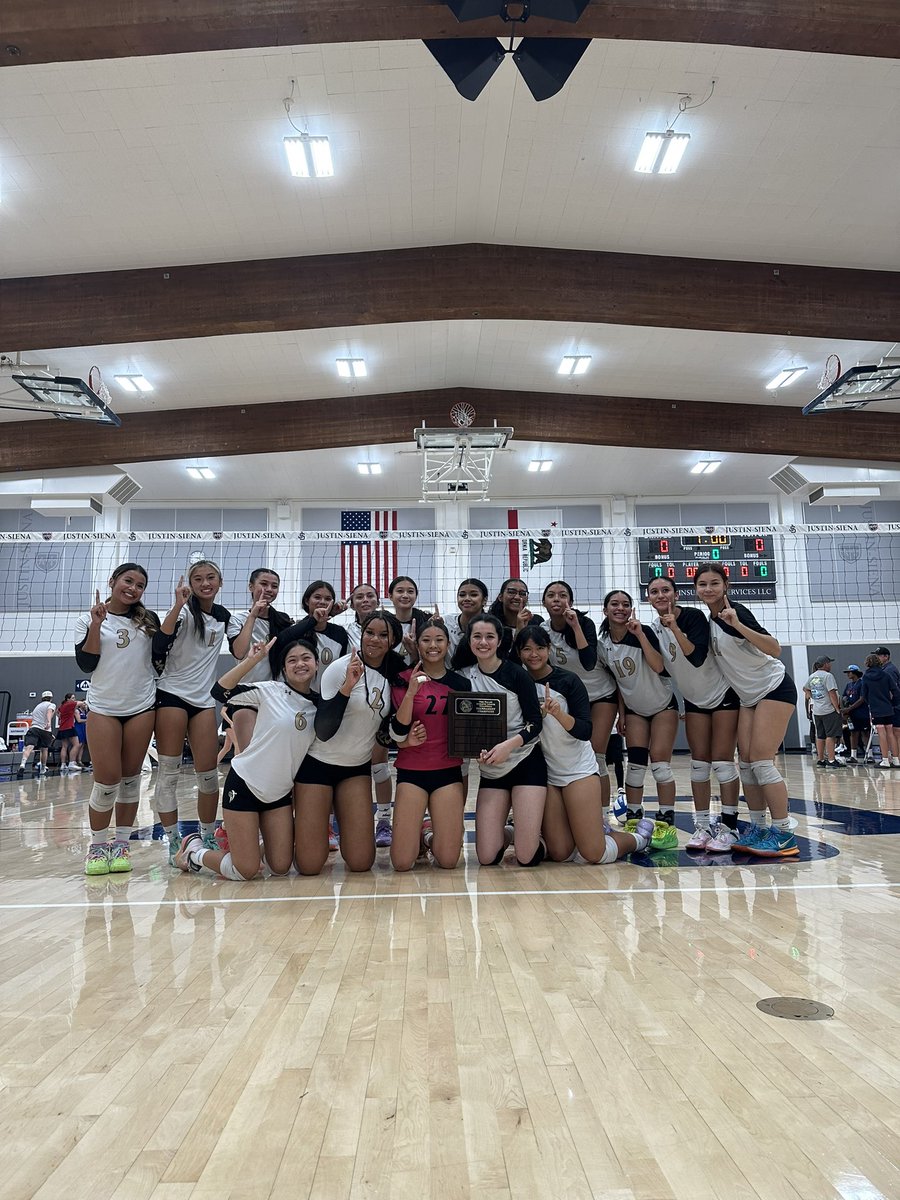 AC takes the 5th set (15-6) over Justin to win the inaugural VVAL championship!