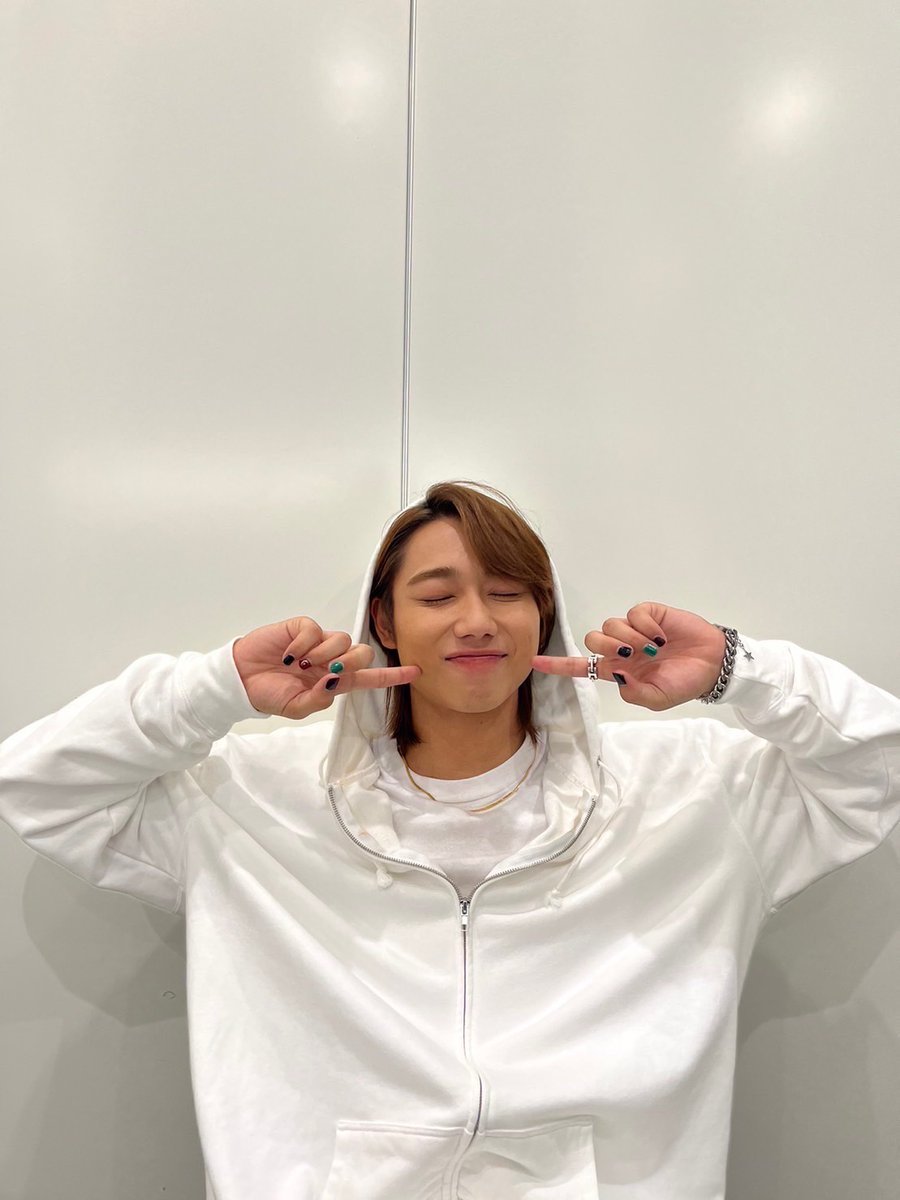 EIKI📸SEITO] EIKIです！ 同い年ーーーー👬 可愛い顔してって言ったら