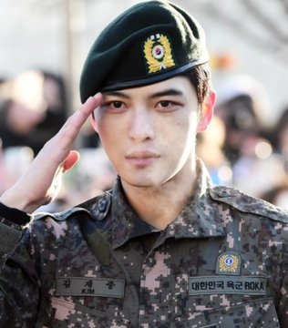 JJAddiction_'s tweet photo. [IG jj_1986_jj+TRAD] 231019 #Kimjaejoong actualiza su cuenta IG!😍

💚:"Remontandome a los viejos tiempos, esto es más que un álbum de fotos"

📌https://t.co/7yXHH6adj7

#김재중 #KimJaejoong #ジェジュン #金在中 #J_JUN #iNKODE https://t.co/eqZ6NBfqBL
