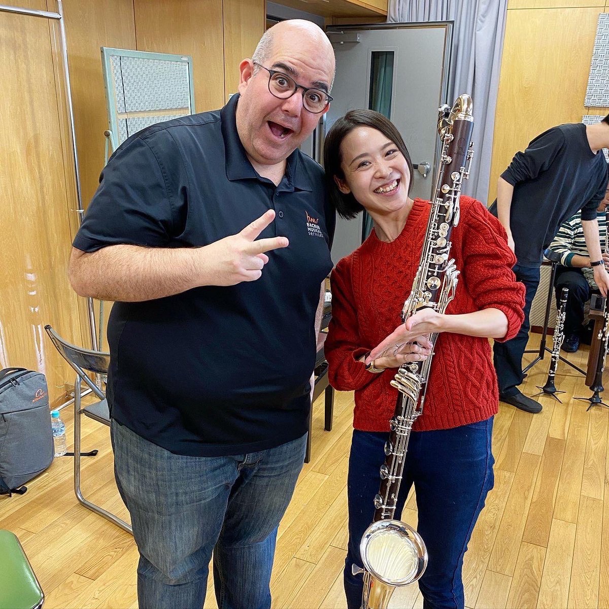 arakikana_cla's tweet photo. 楽しかった〜😍‼︎
with Joel Jaffe @backunmusical
I tried many models of instruments and accessories, as well as a NEW Bass clarinet.✨
Thank you so much for the wonderful time.
#backun #backunartist #clalinet #clarinetplayer https://t.co/t9JAAQBtXH