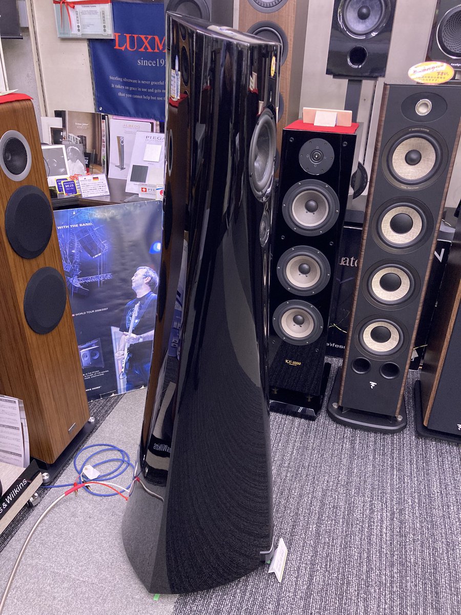 nomuramusen's tweet photo. 昨日から引き続き #estelon の「YB MkⅡ」と #soulution の「330」をデモ中です❗️
高〜低域のつながりが良く、立ち上がりもスムーズですごく自然な感じです。空間再現力も高く左右・奥行・上下ときれいに再現します♪
ついつい色々な曲を聴いてしまいます😅
ぜひご試聴下さい😆
#ノムラ無線 #大須 https://t.co/xF759ECvt0