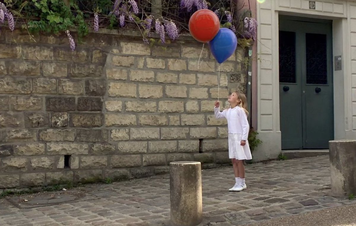 WanderGriffin's tweet photo. Le Ballon Bleu screened at the Donosskino Film Festival in San Sebastián!! As if this wasn't amazing enough, they gave us a special screening alongside Le Ballon Rouge. We designed our film to be the prequel &amp; continuation to that film, and the origin story for the balloons. https://t.co/DNGhlFmexN