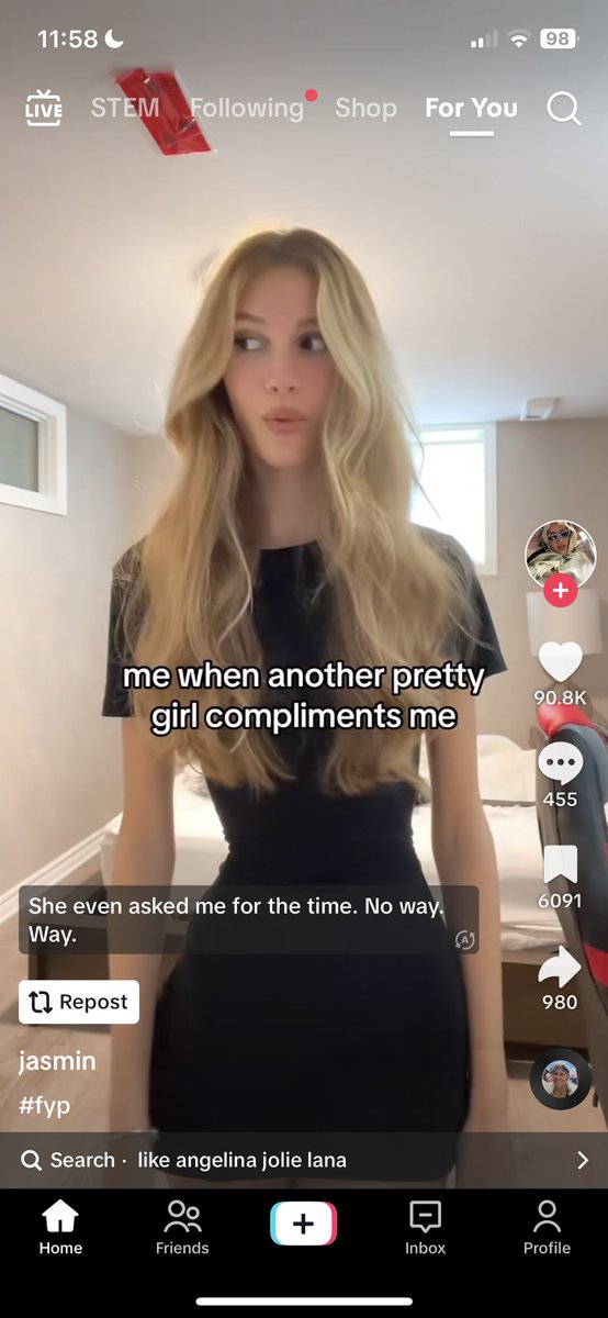 noseynellybb's tweet photo. No way this girl is naturally this skinny https://t.co/ecLGXr7rBC