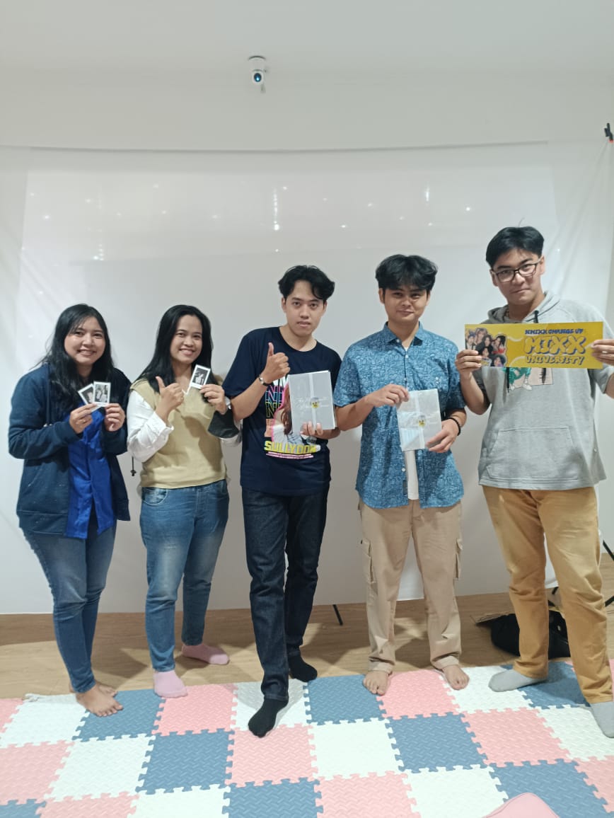 baeimnida's tweet photo. 1st tweets.

Thankiuu @mixxevent_idn udah ngadain acara seru! Dan makasih oleh2nya 😍🥳 https://t.co/fABK74bAFA