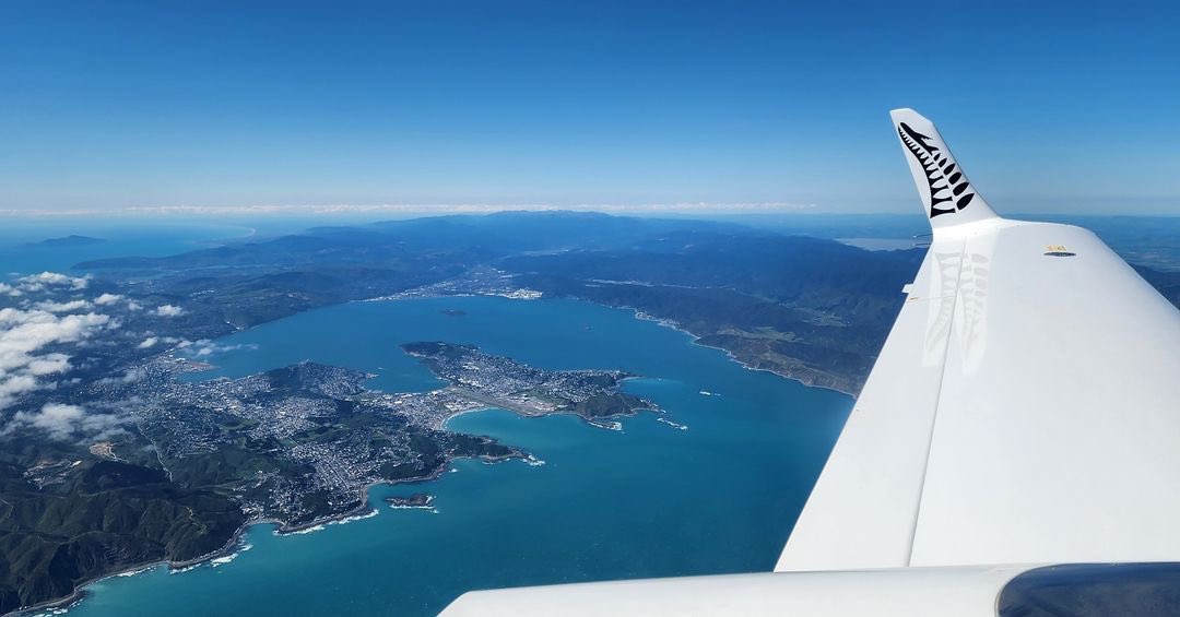 RuleFlight's tweet image. What a beautiful day to fly to NZ country's capital! ✨🛩️

#DA42 #AviationAdventures #FlightTraining #CapitalBound #cpl #pilot #pilotlife #pilottraining #fly #flyhigh #aviationlovers #aviationdaily #aviationphotography #aviators #trainees