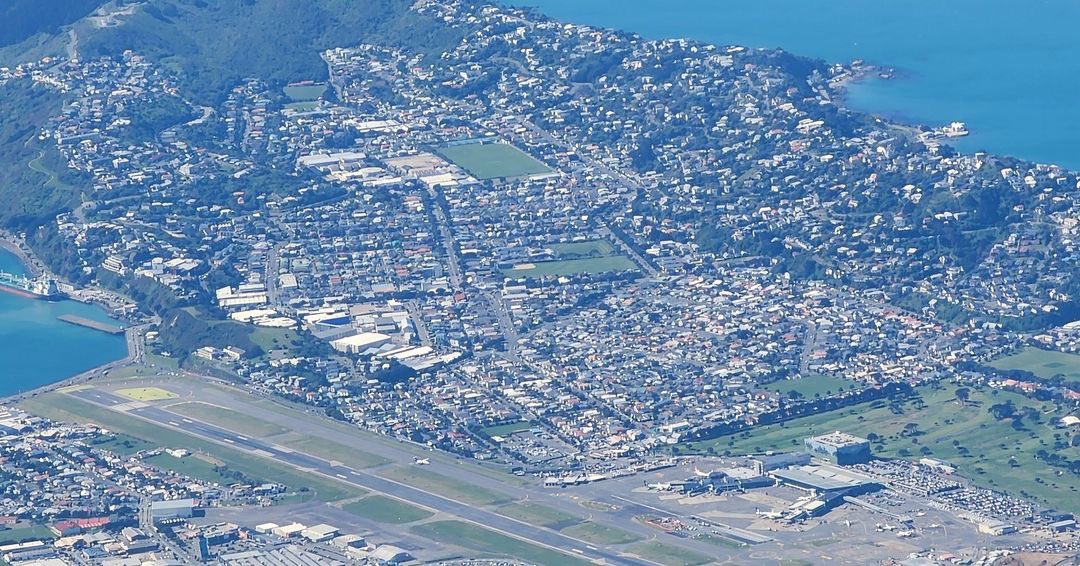 RuleFlight's tweet image. What a beautiful day to fly to NZ country's capital! ✨🛩️

#DA42 #AviationAdventures #FlightTraining #CapitalBound #cpl #pilot #pilotlife #pilottraining #fly #flyhigh #aviationlovers #aviationdaily #aviationphotography #aviators #trainees