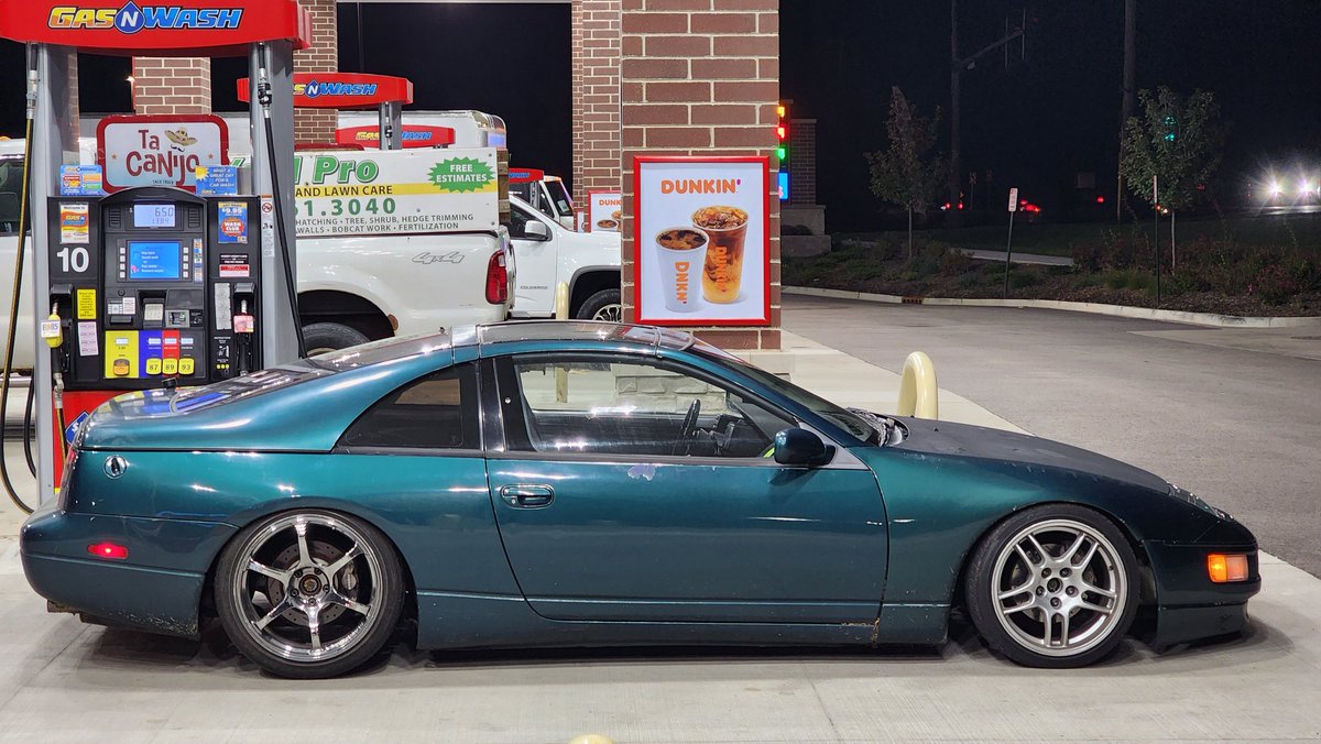 prizzamike's tweet photo. 18.7 gallon fuel tank on a 90's 2 door is wild https://t.co/D5Qjcp7LpL