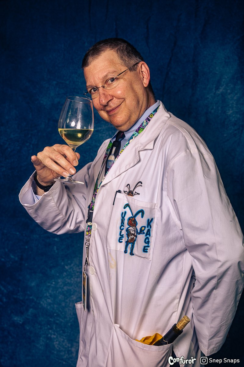 A couple shots with <a href="/Unclekage/">Uncle Kage, now at 🟦sķy</a> at <a href="/confuror/">Confuror 2026</a> 2023!!!