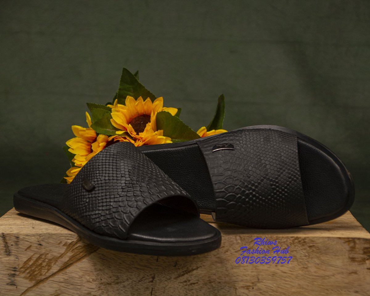 Rhibanowilliam's tweet photo. Step into your day with confidence and comfort, wrapped in style. Embrace the high-quality piece that reflects your unique taste effortlessly.
#ConfidentStyle
#ComfortWithClass
#TGIFreday
#RhiwsFasHub https://t.co/ZMId23we7u