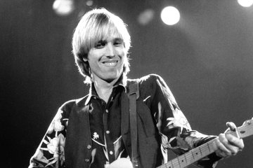 crockpics's tweet photo. Tom Petty was born this day in 1950 in Gainesville, FL. https://t.co/oTjr1Oacl8